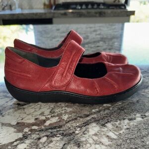Ziera Leather Red Mary Janes Sz 10.5
